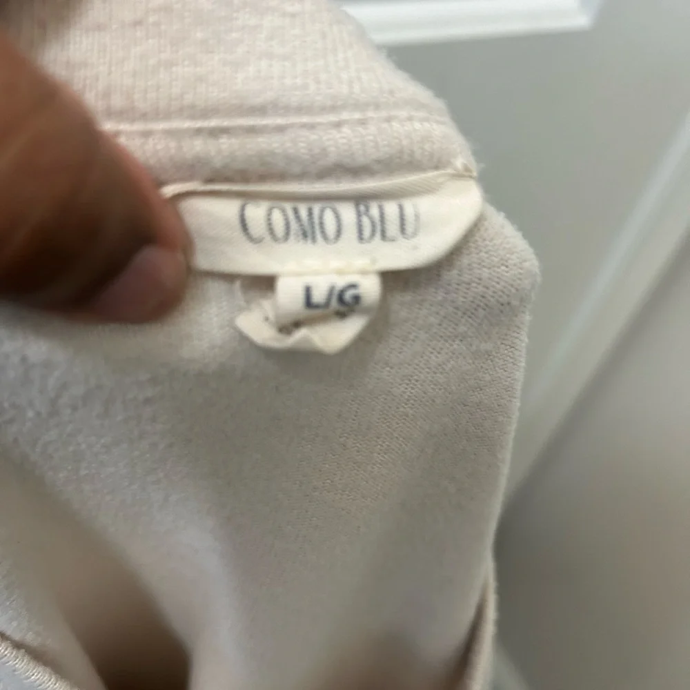 Women’s Cream‎ Ruffle Sleeve Sweatshirt Pullover Size Large